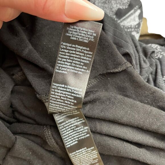 Topshop US 10 Blouse Sleeveless Scoop Neck Top Solid Black Basic Tee - Picture 4 of 7